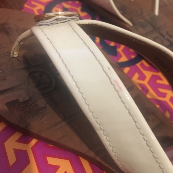 Tory Burch Ivory Patent Leather Thora Sandal 8 - Picture 6 of 8